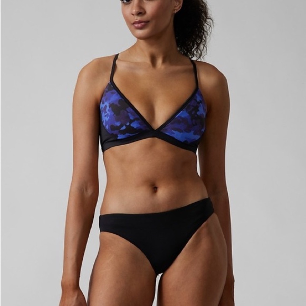 New with tags Athleta Freestyle Camo Bikini Top size small A-C cups